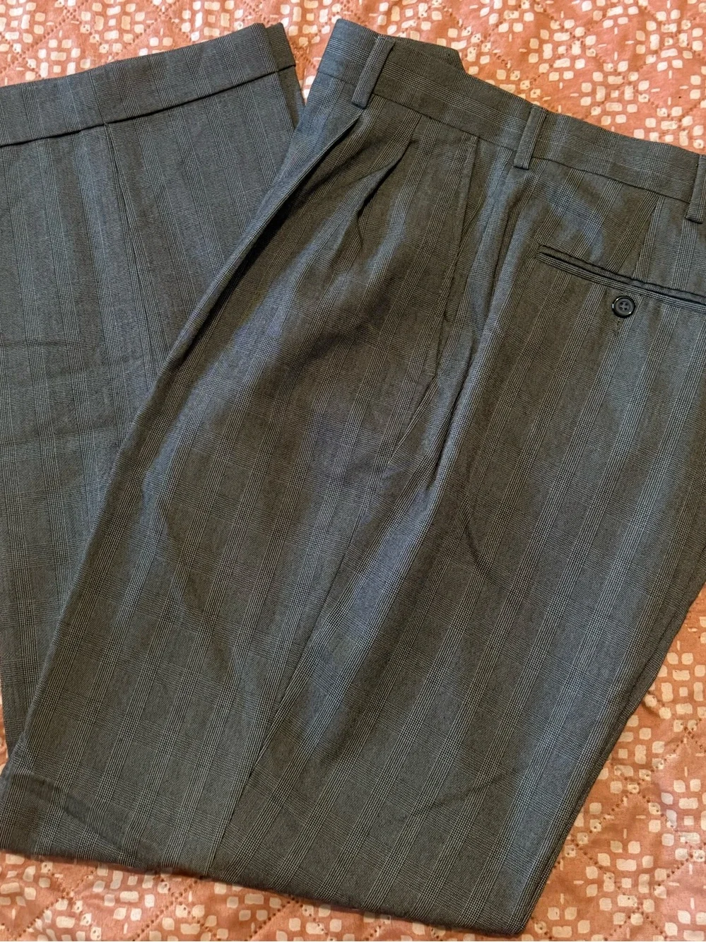 Mens Gray Pinstripe Pleated Dress Trousers